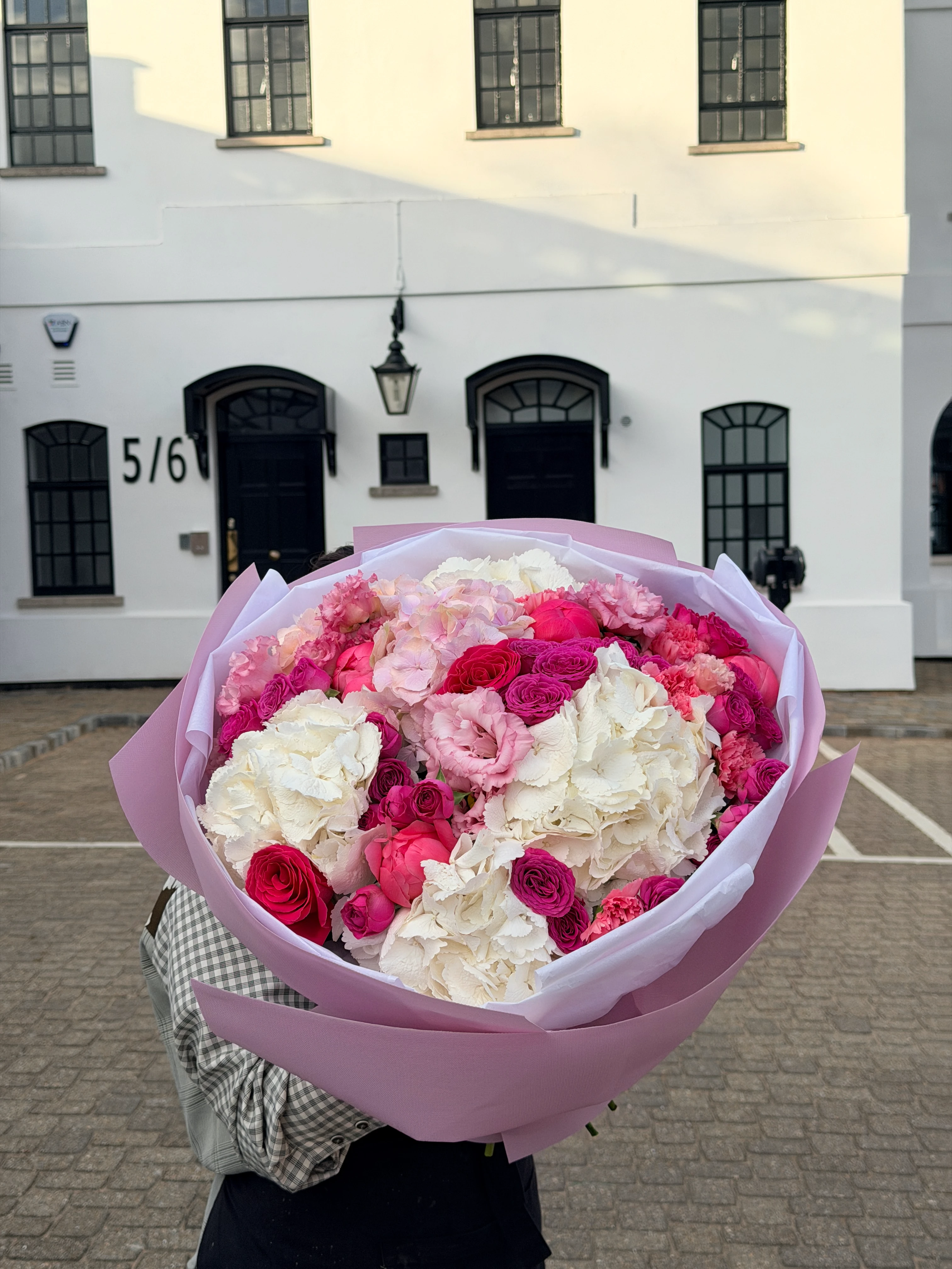 Express Flower Delivery in London: When Time Matters