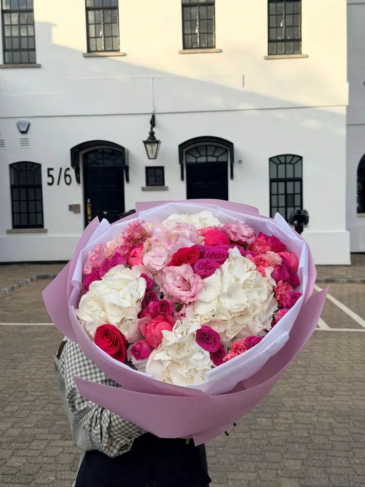 Express Flower Delivery in London: When Time Matters