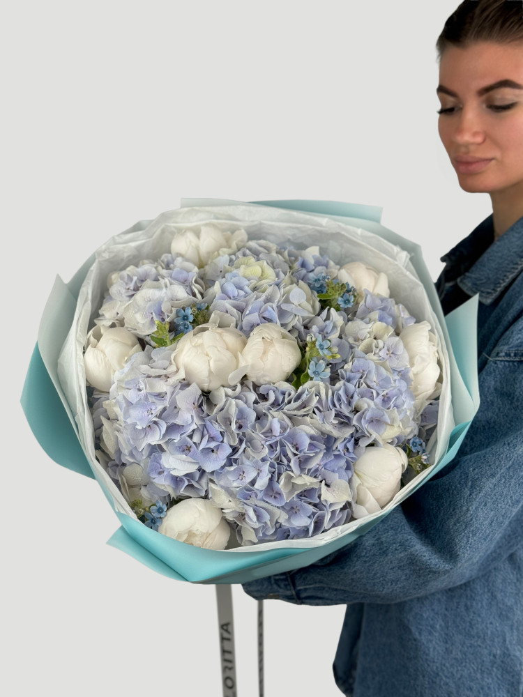 Petite white peony & hydrangea
