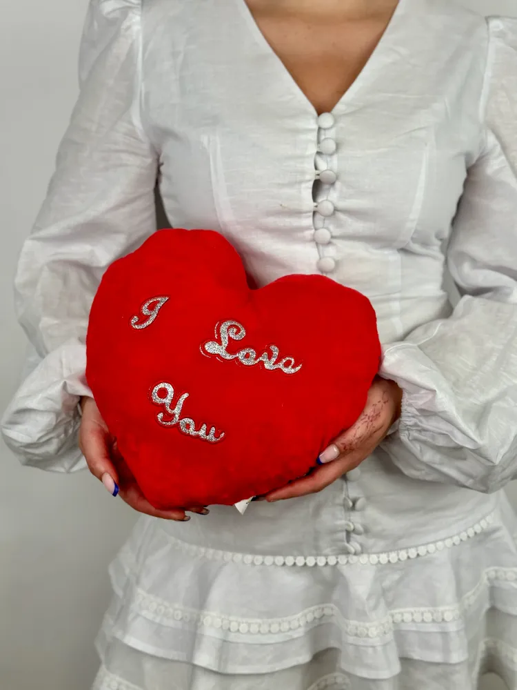 Heart-shaped cushion (can only be ordered together with a bouquet)