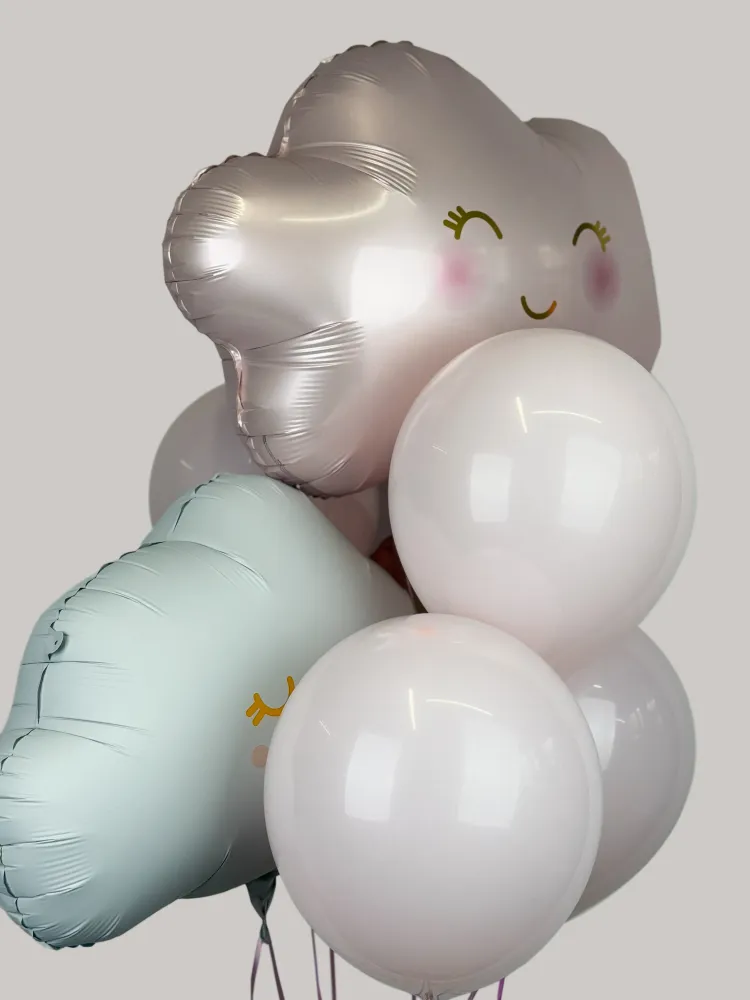 Silver cloud and white pearl balloons with mint green accents — Floritta
