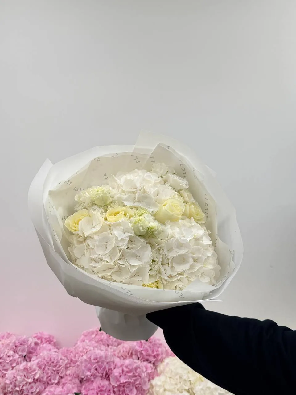 White shades mix bouquet