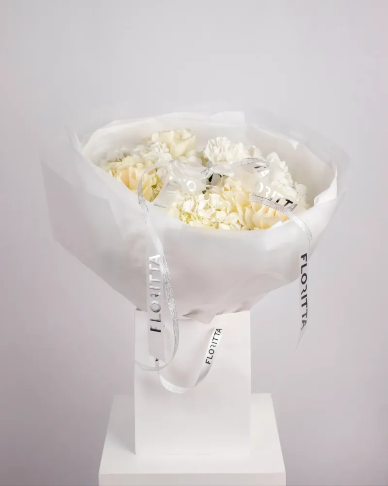 White shades mix bouquet