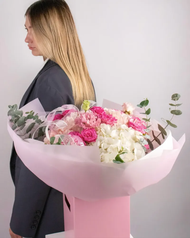 Pink and white mix bouquet