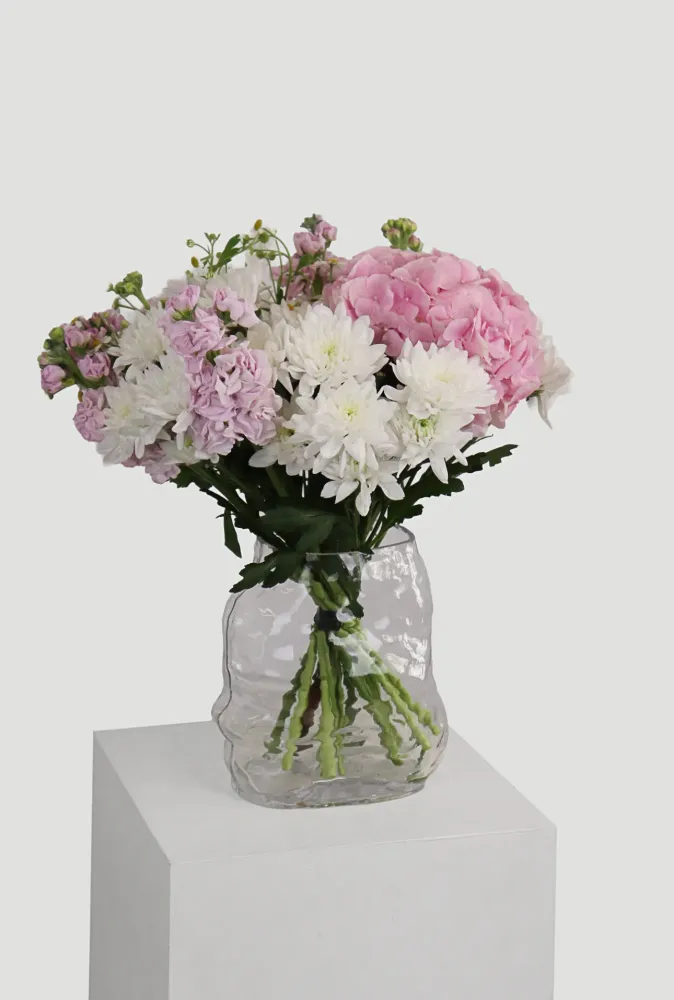 Floral 4 mix bouquets in soft blush and white