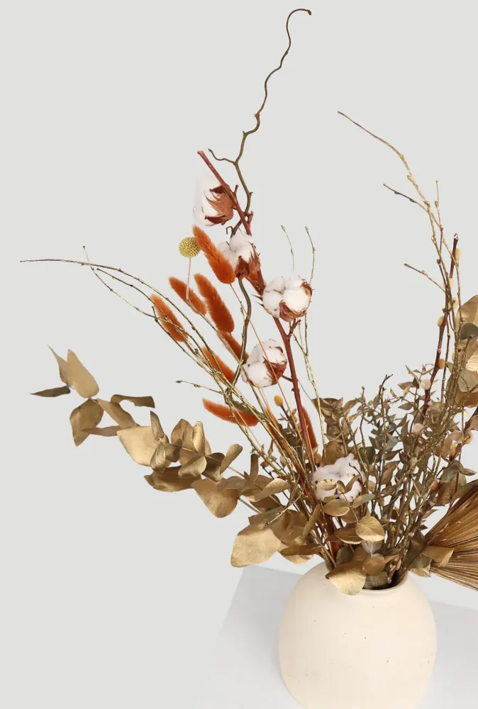 Floral arrangement golden harvest
