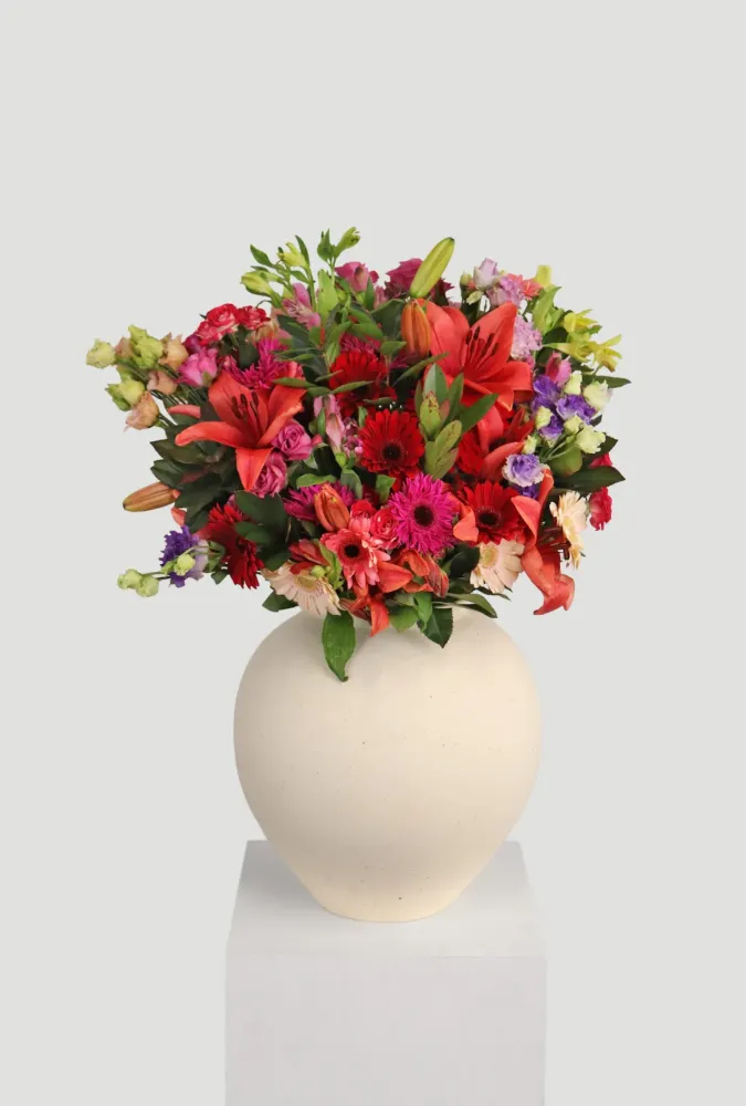 Floral decor in radiant colours
