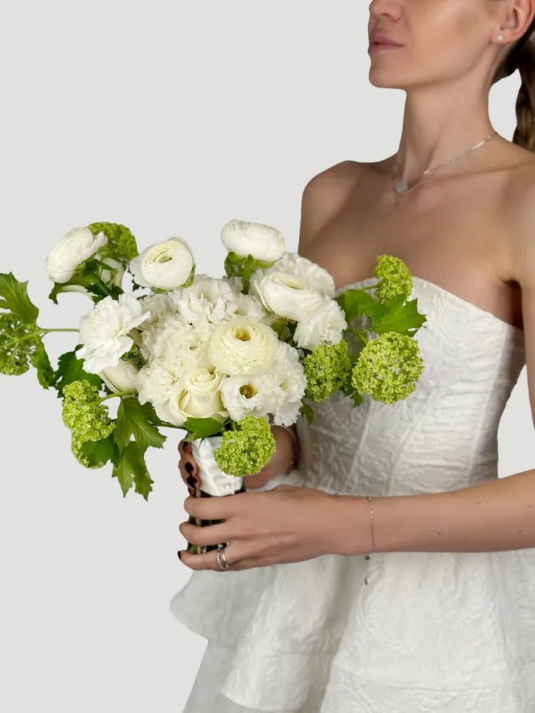 Mixed white & green bridal bouquet