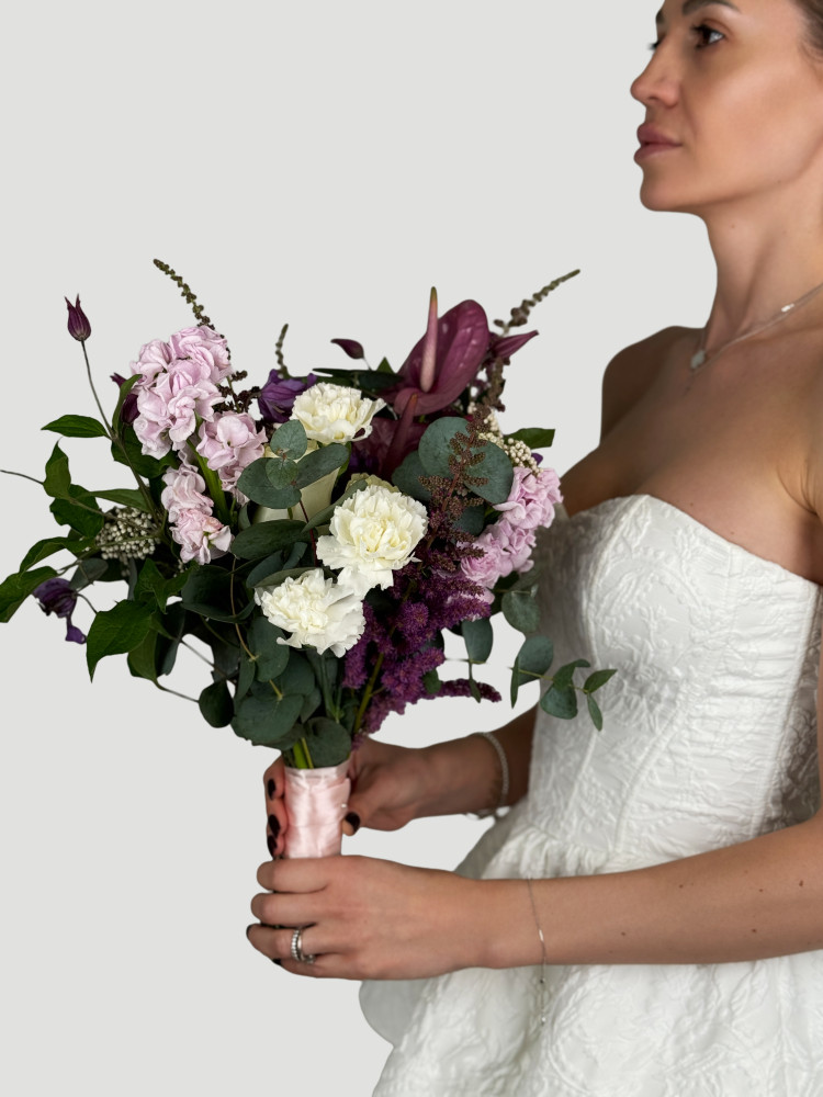 Bridal bouquet in blush, cream & plum tones