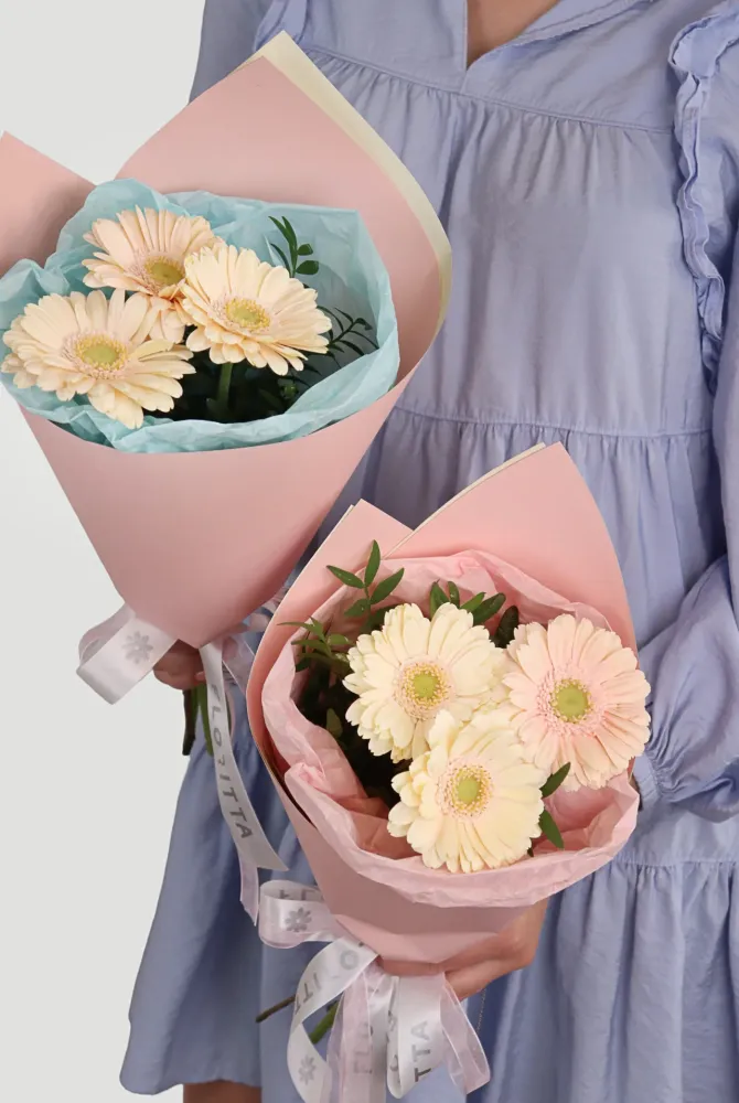 Mini gerbera bouquet