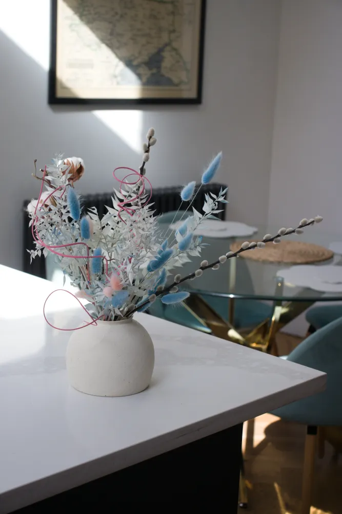 Floral arrangement cotton candy breeze