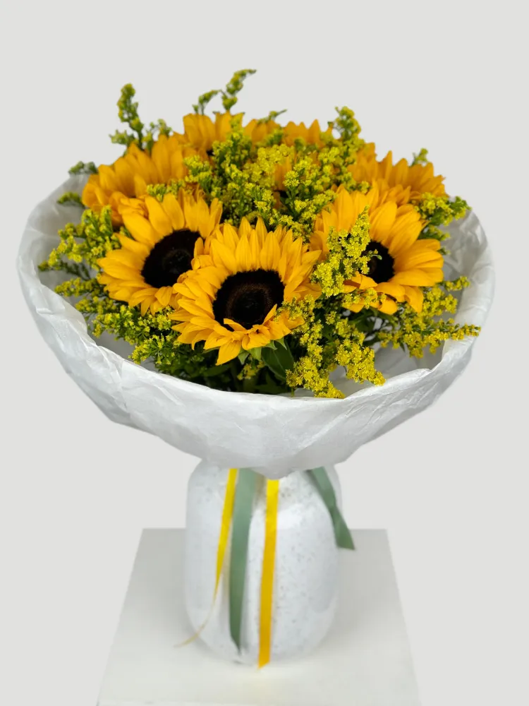 Full sunflower bouquet with golden rod in white wrap — Floritta