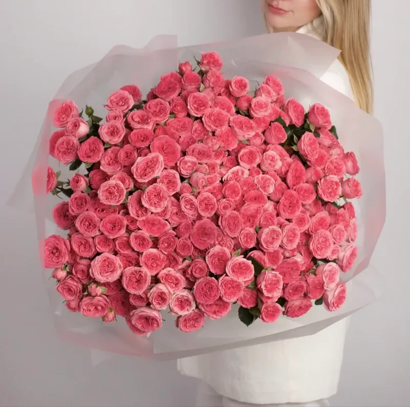 Grand pink spray roses bouquet