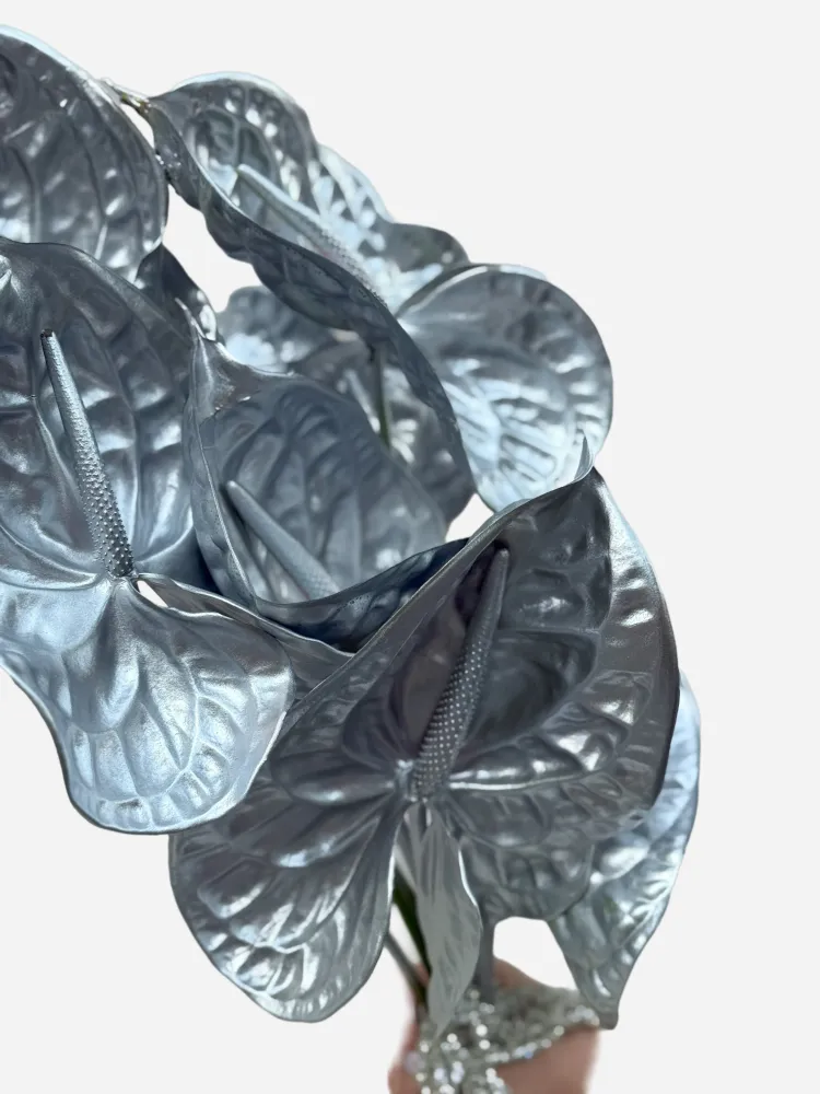 Silver muse – modern bridal bouquet