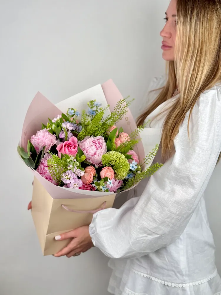 Spring waltz – soft garden mix