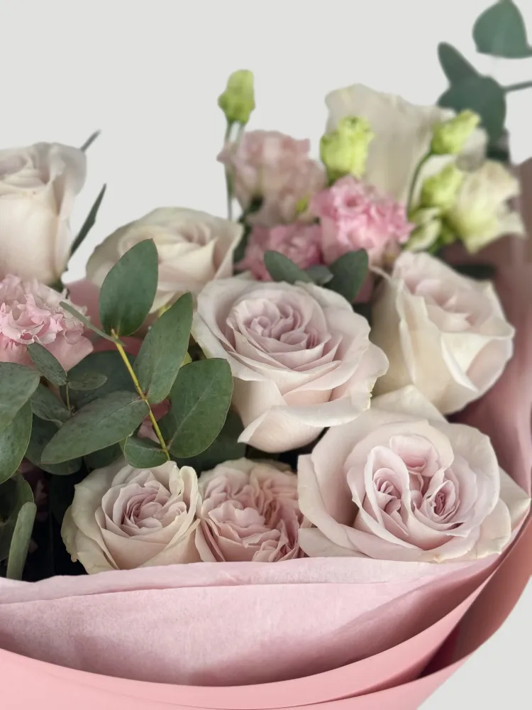 Gentle blooms in pink hues