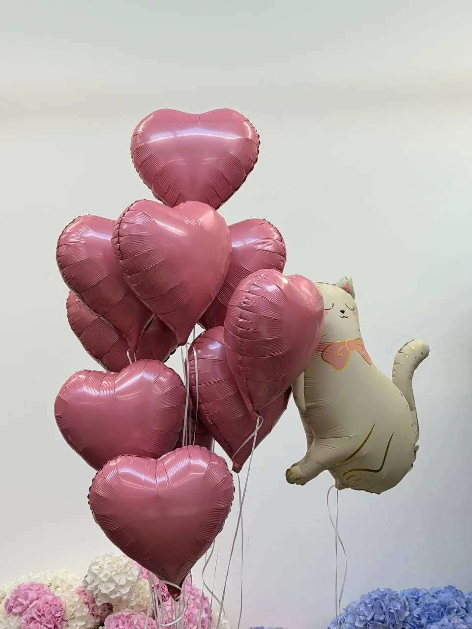 Purr-fect surprise (11 balloon helium inflated)