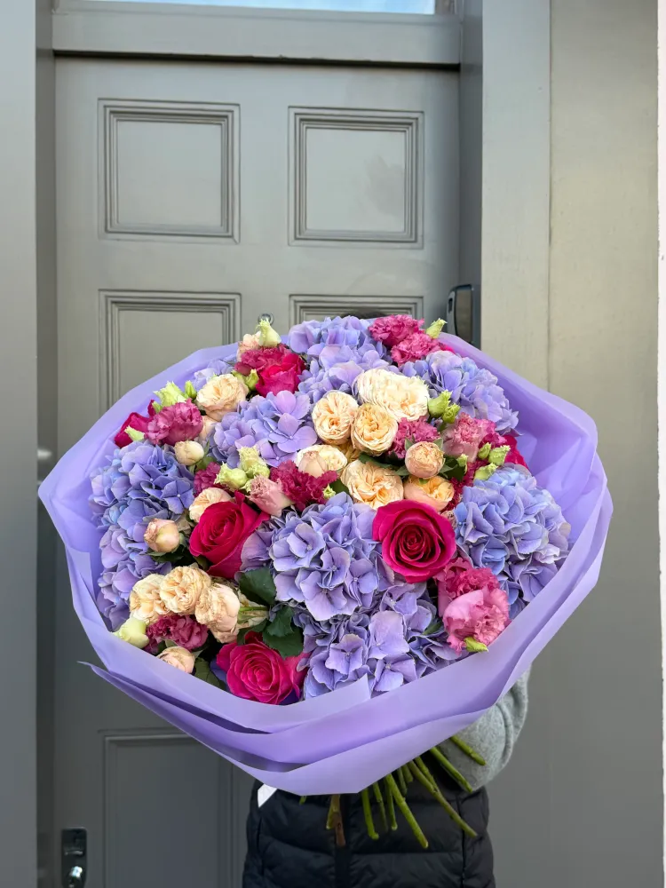 Violet symphony (hydrangeas, roses & peony spray roses)