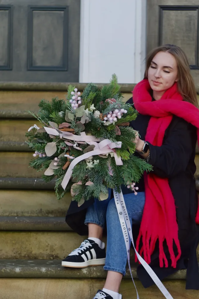 Winter rose whisper wreath