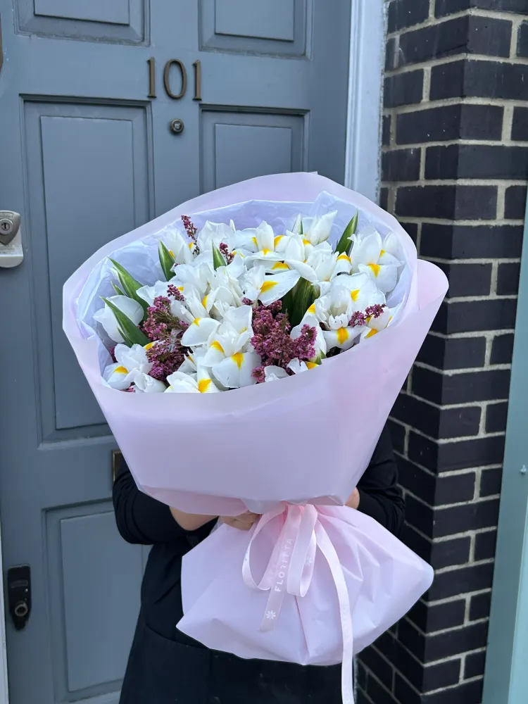 Luxe white narcissus and burgundy skimmia hand-tied bouquet, Floritta