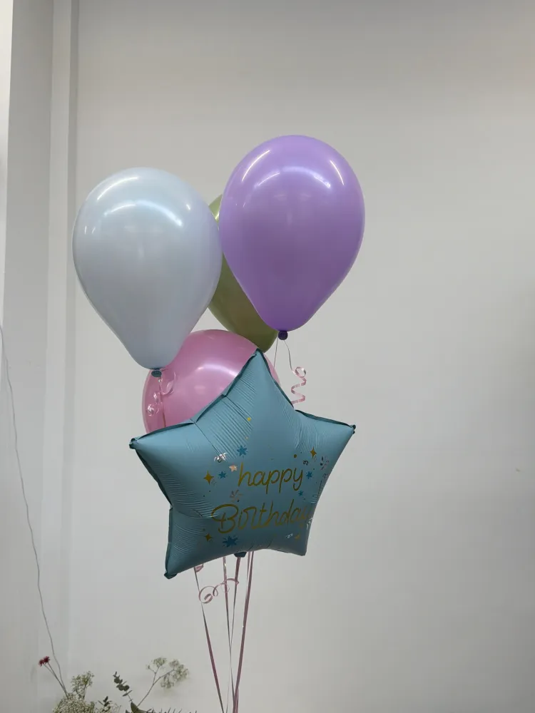 Pastel purple, white and teal star balloon cluster arrangement — Floritta