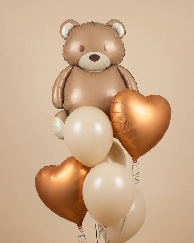 Teddy bear balloon bouquet with cream and bronze heart balloons — Floritta