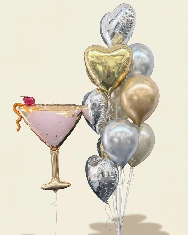Luxury balloon arrangement with cocktail glass, heart and sphere balloons — Floritta