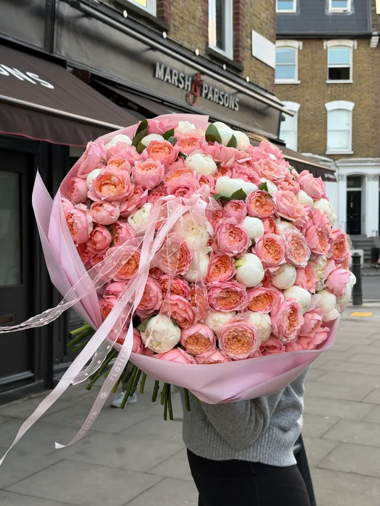 Mayfair juliett-peony dream (peonies & peony spray roses)