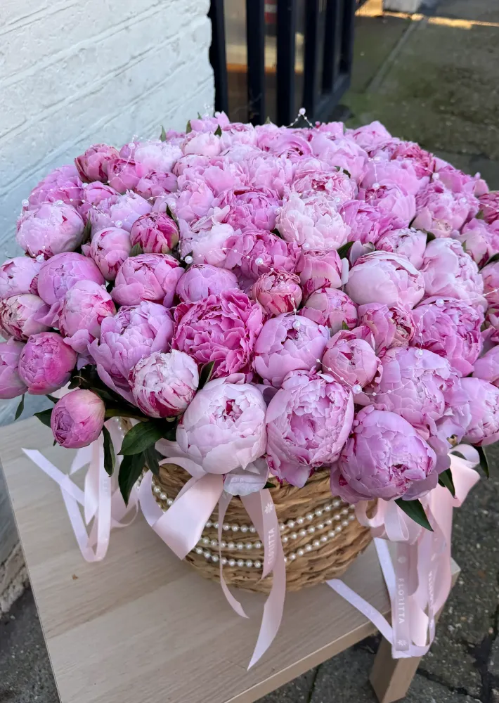 Peony reverie basket (85 peonies)