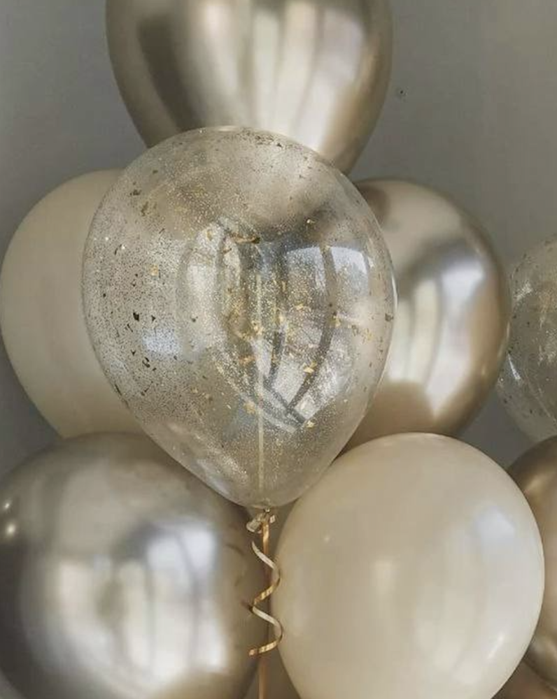 Soft beige celebration (24 balloon helium inflated)