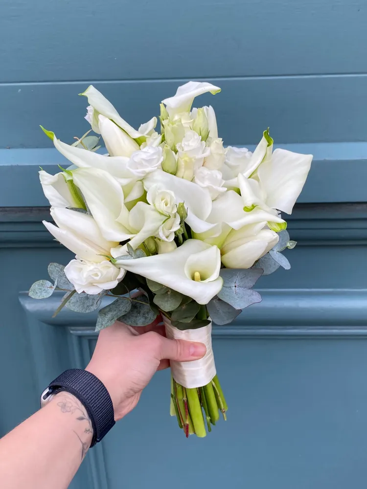 Modern vow bridal bouquet