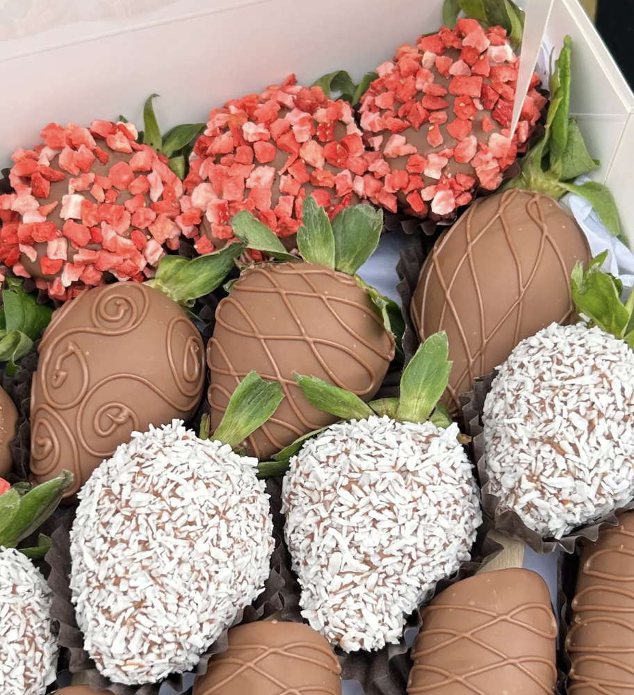 Strawberries and bananas in chocolate