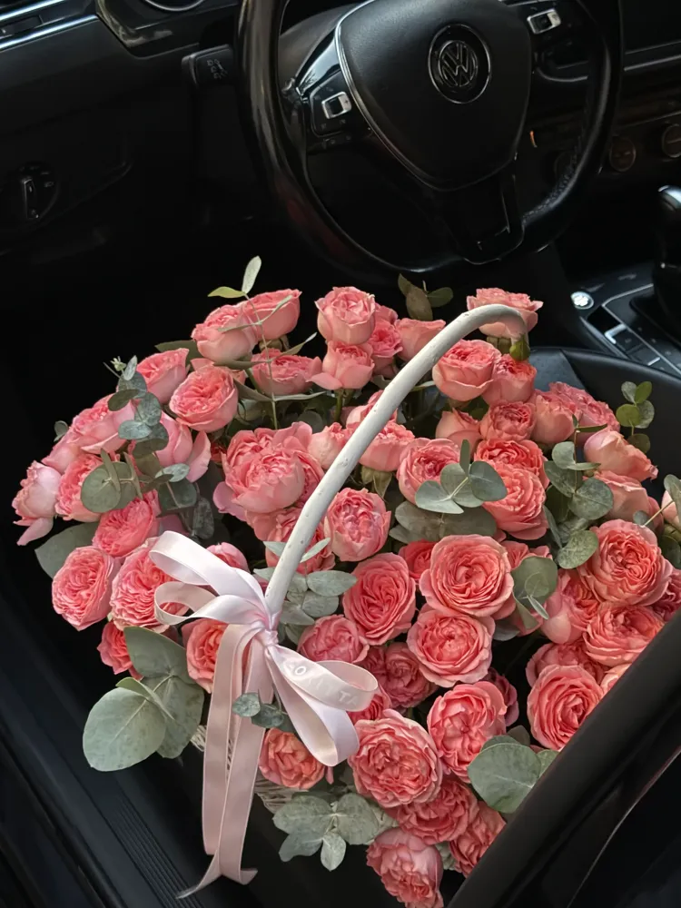 Peony roses elegance basket