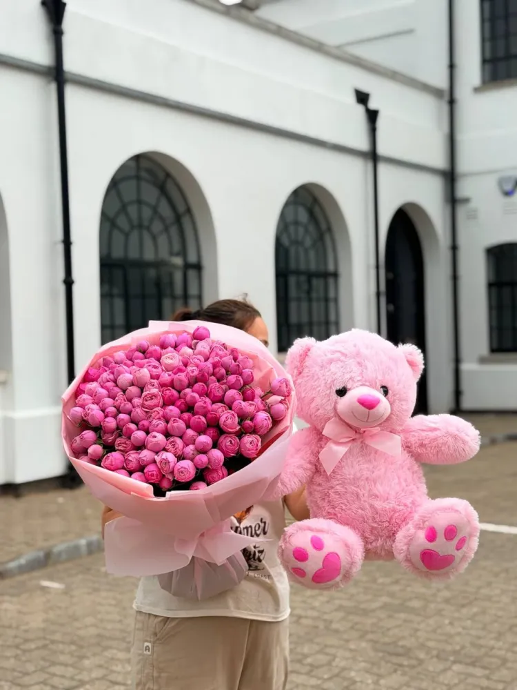 Blush & bear affair set (30 spray roses & teddy)
