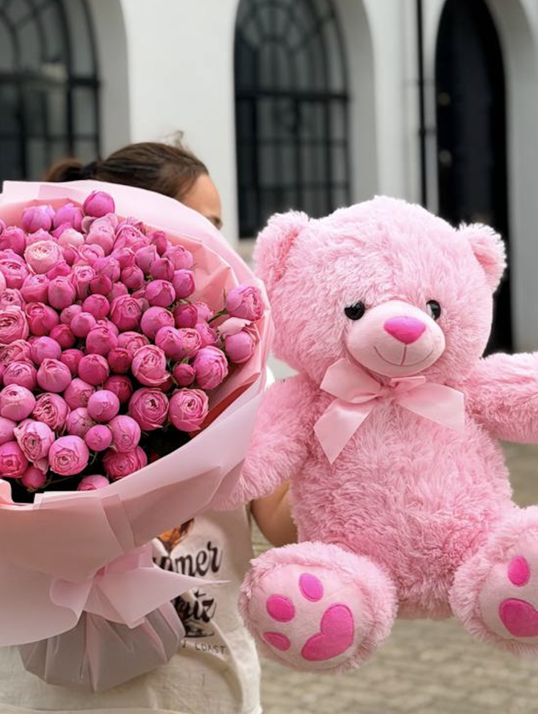 Blush & bear affair set (30 spray roses & teddy)