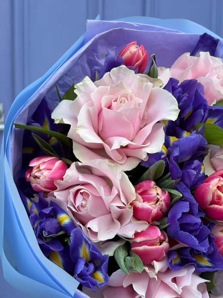 Spring on the Thames (roses, irises & tulips)