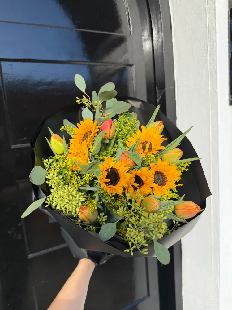 Solar study (sunlowers & tulips)