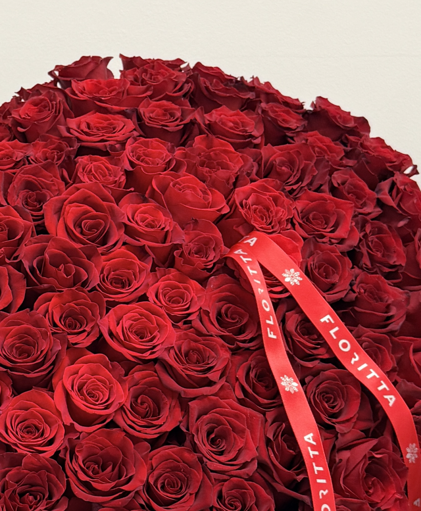 Vow in velvet - 140 red roses