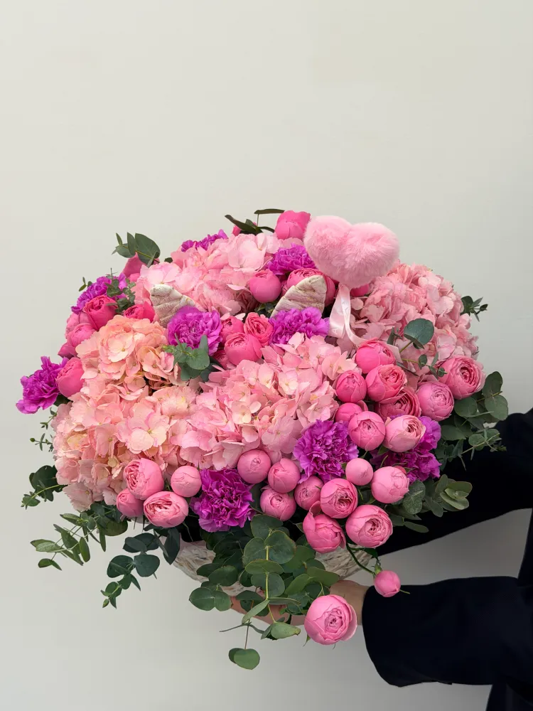 Tender chapter basket (hydrangeas, spray roses & diantus)