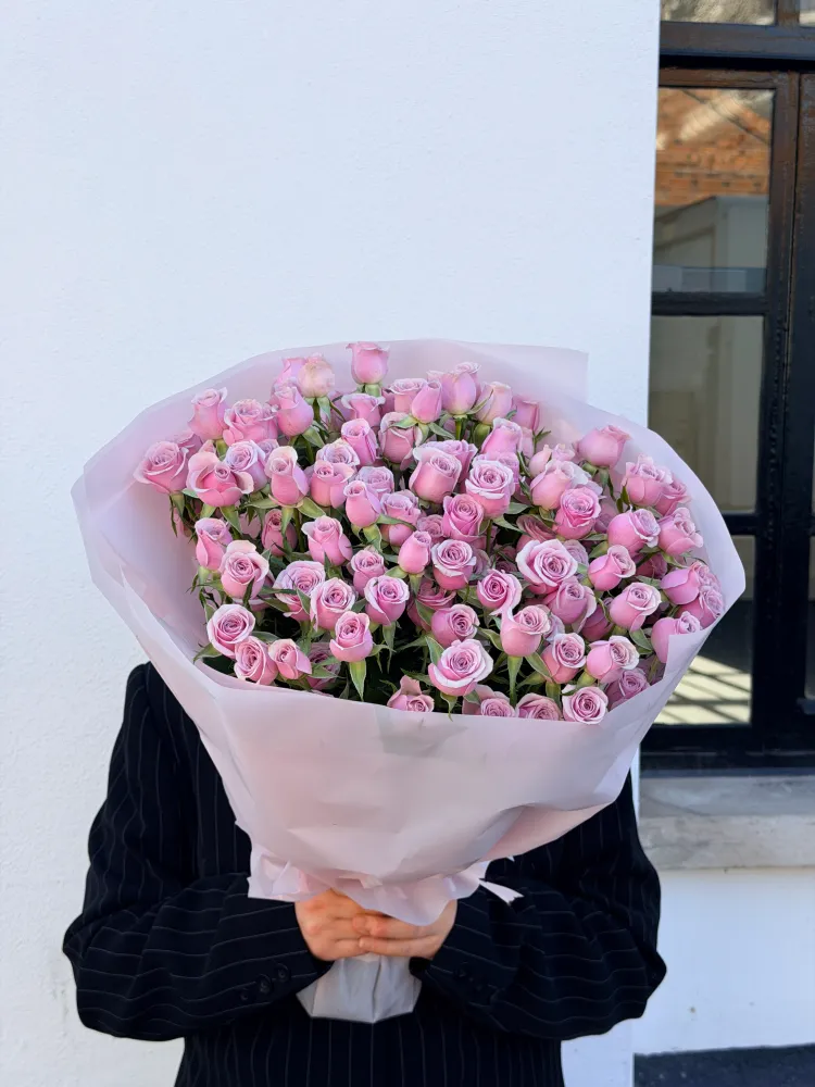 Powdered rose (15 stems of spray roses)