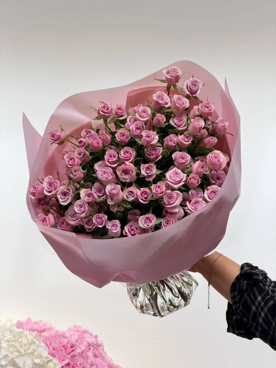 Powdered rose (15 stems of spray roses)