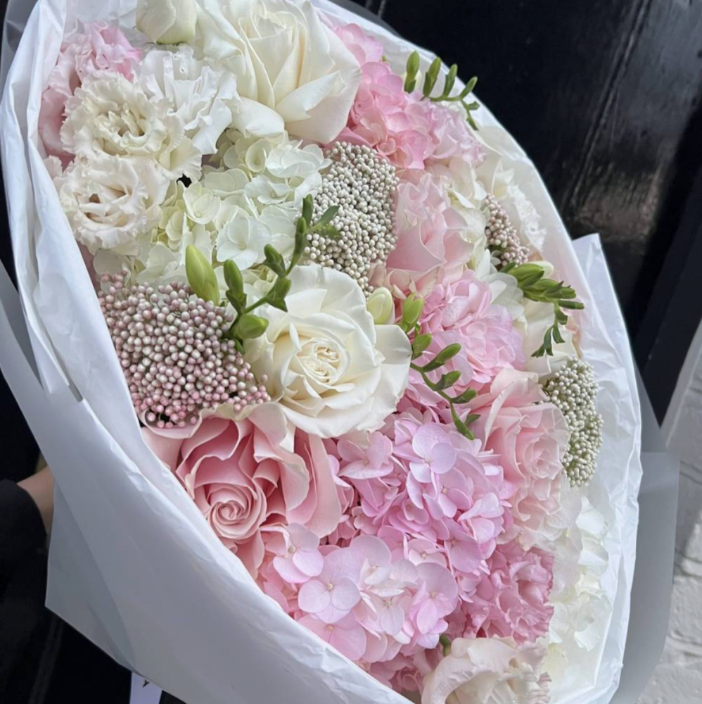 Luxe blush and cream rose peony bouquet with pearl skimmia — Floritta