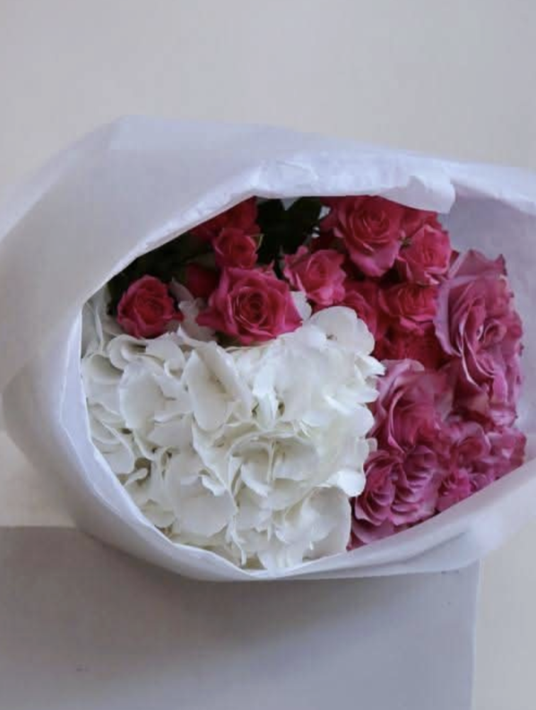 Pink elegance (roses, blooms, hydrangeas)