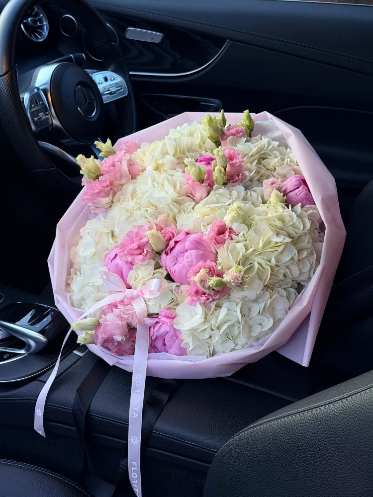 Luxe pink and cream peony carnation bouquet in pink wrap — Floritta