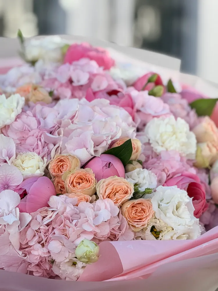 Pink champagne bloom (hydrangeas, spray roses & peonies)