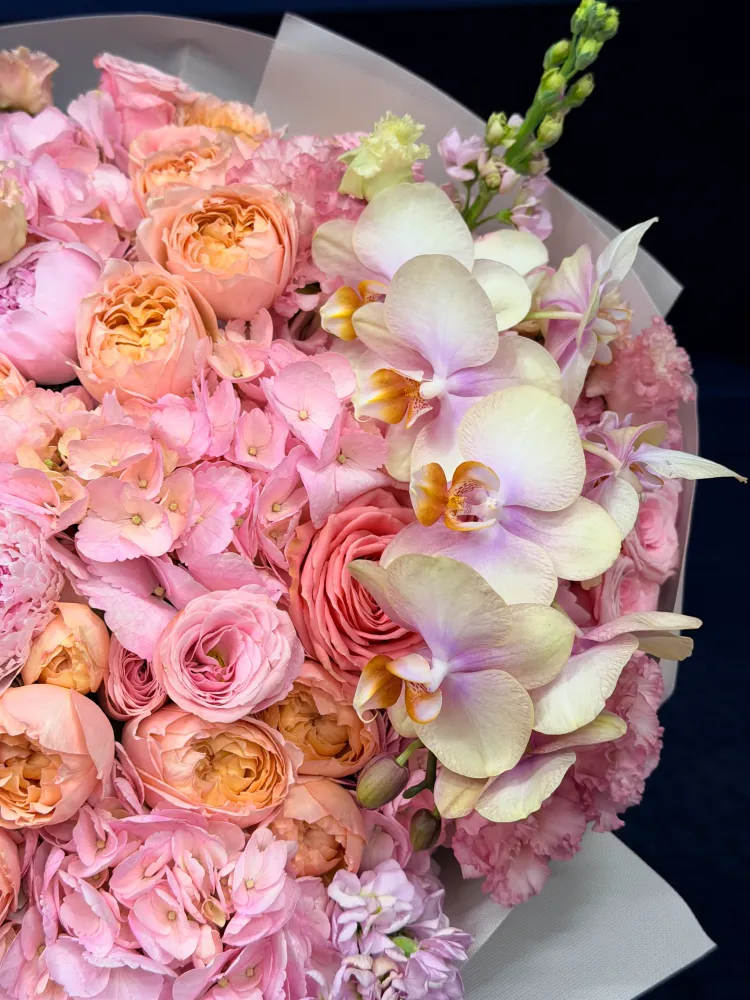 Orchid blossom mix reverie (hydrangeas & peony spray roses)