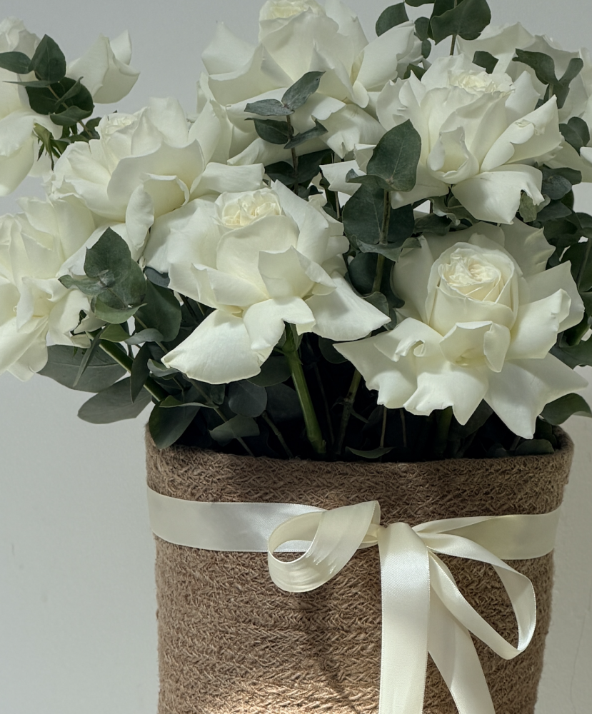 English countryside (white rose, eucalyptus)