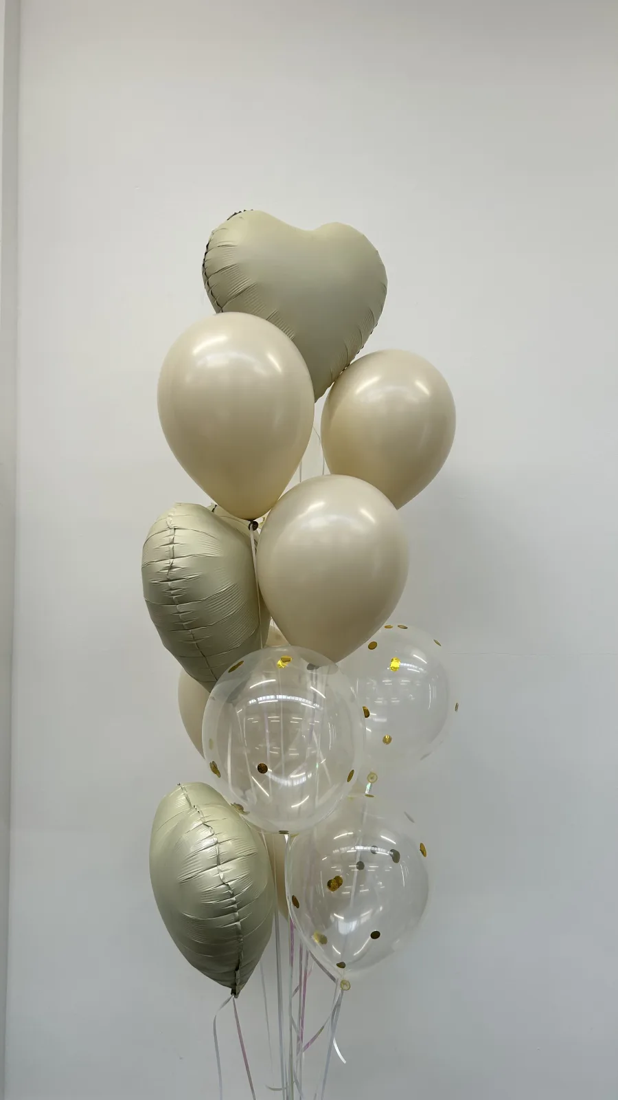 Champagne & sage cluster (11 balloons helium inflated)