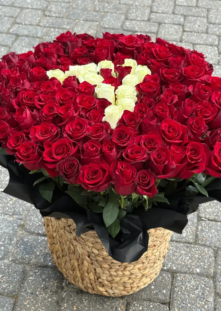 Crimson initial basket (150 roses)