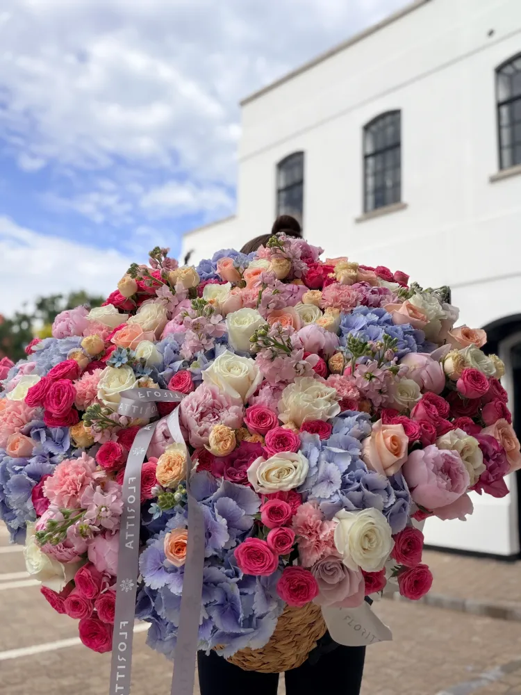 Bright chelsea celebration (hydrangeas, roses, garden roses & matthiolas)